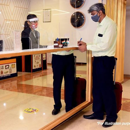 Oyo 11392 The Hotel Grand Hospitality 诺伊达 外观 照片