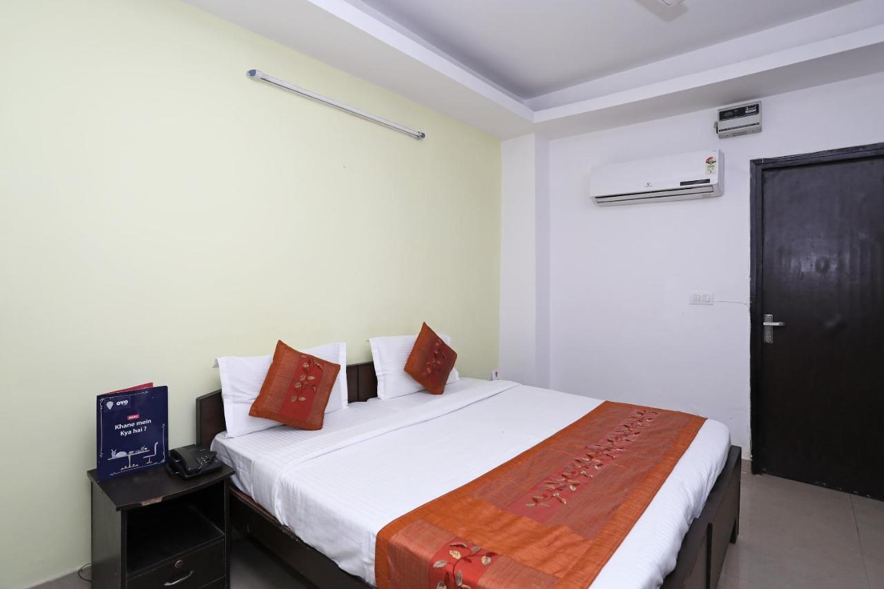 Oyo 11392 The Hotel Grand Hospitality 诺伊达 外观 照片