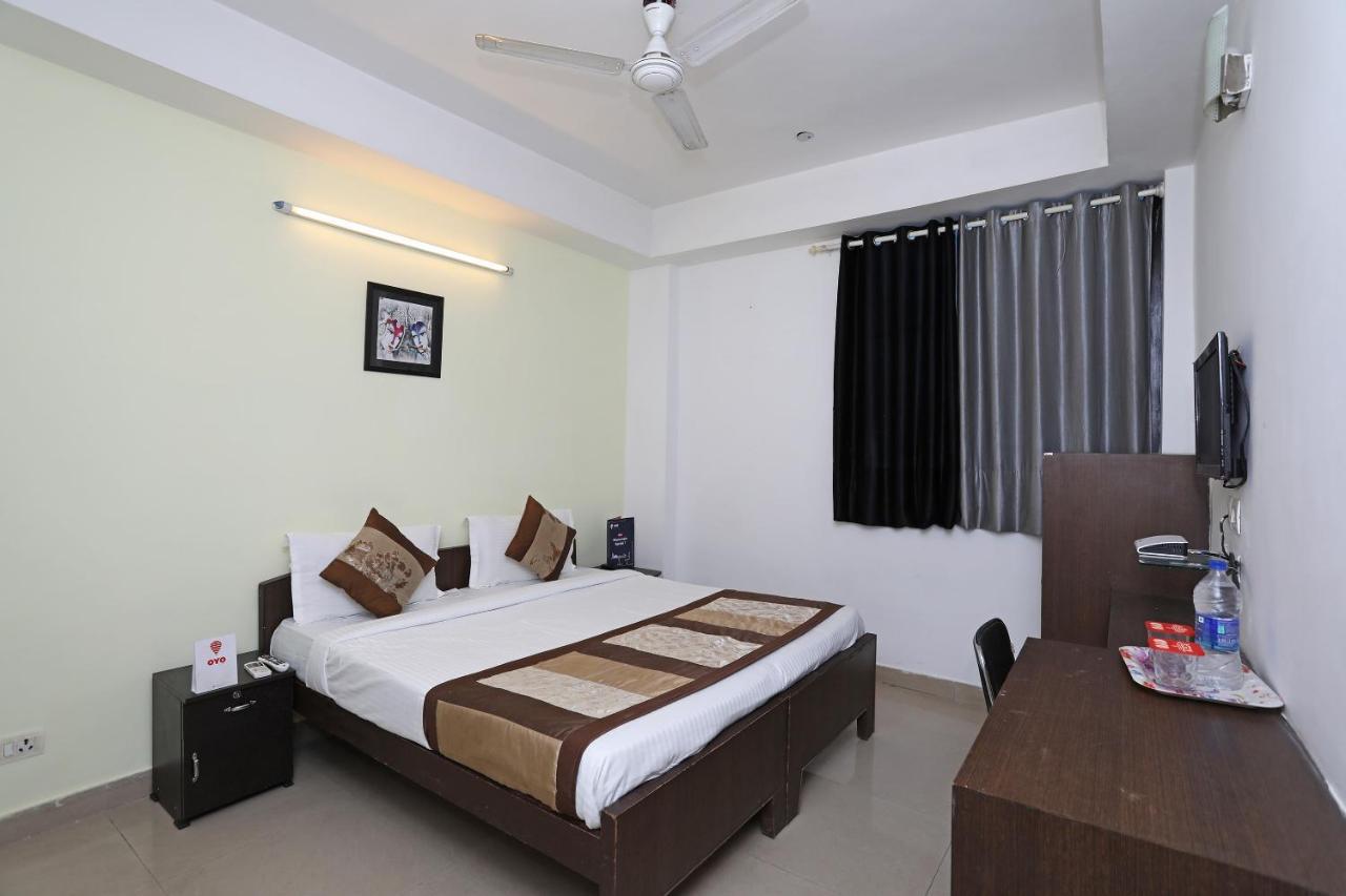 Oyo 11392 The Hotel Grand Hospitality 诺伊达 外观 照片