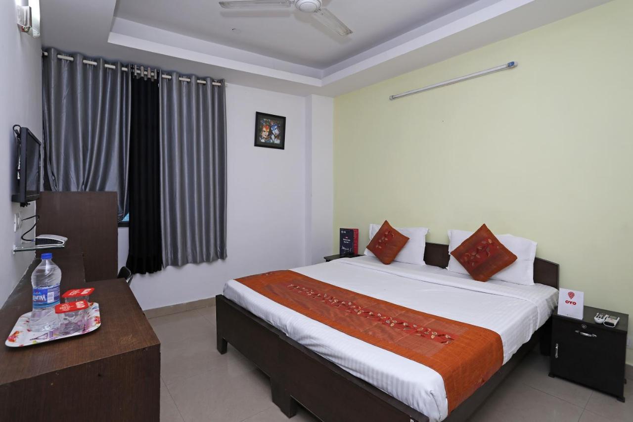Oyo 11392 The Hotel Grand Hospitality 诺伊达 外观 照片