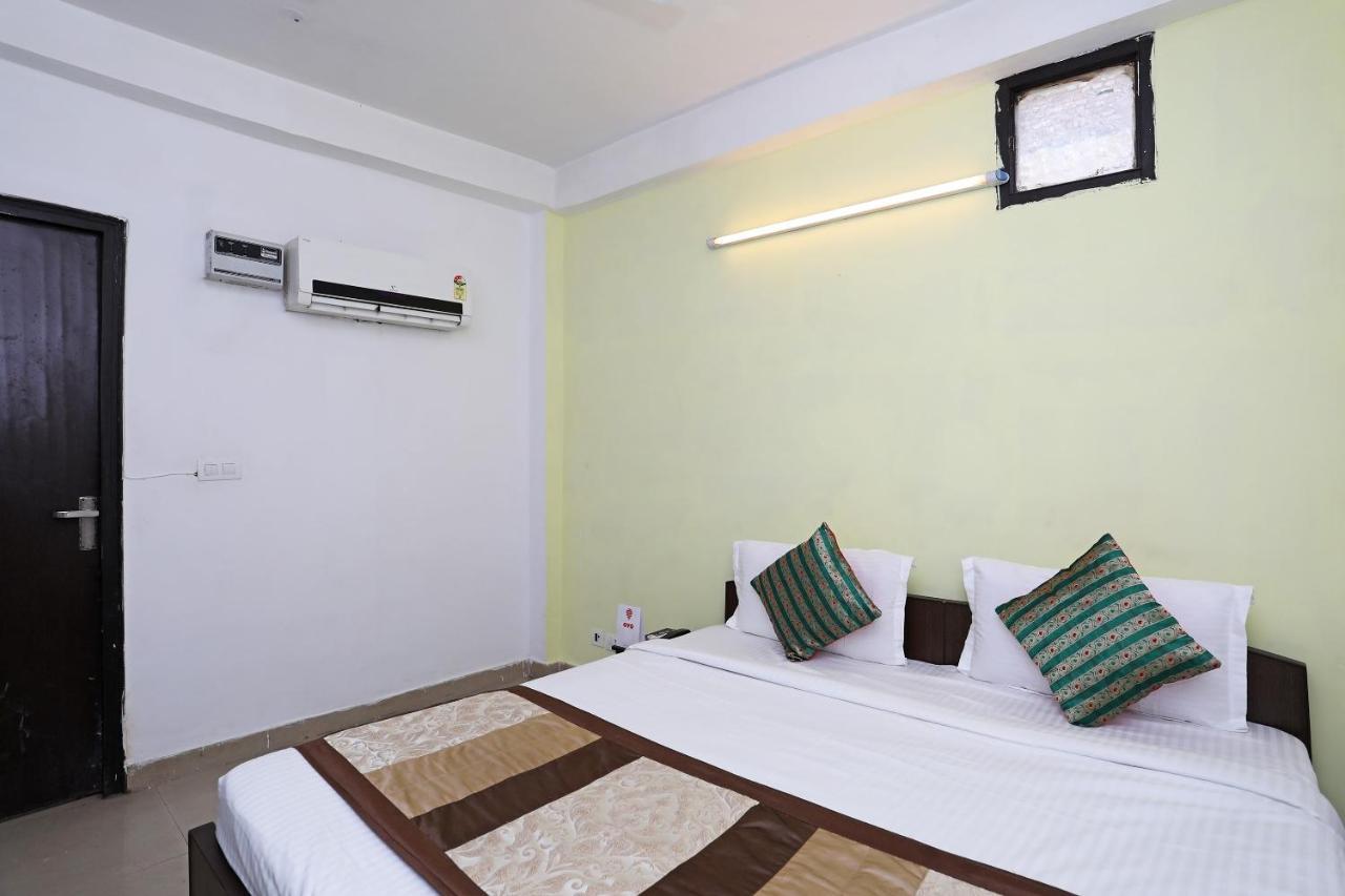 Oyo 11392 The Hotel Grand Hospitality 诺伊达 外观 照片