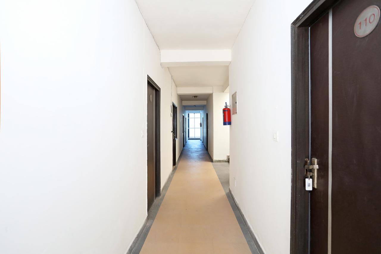 Oyo 11392 The Hotel Grand Hospitality 诺伊达 外观 照片