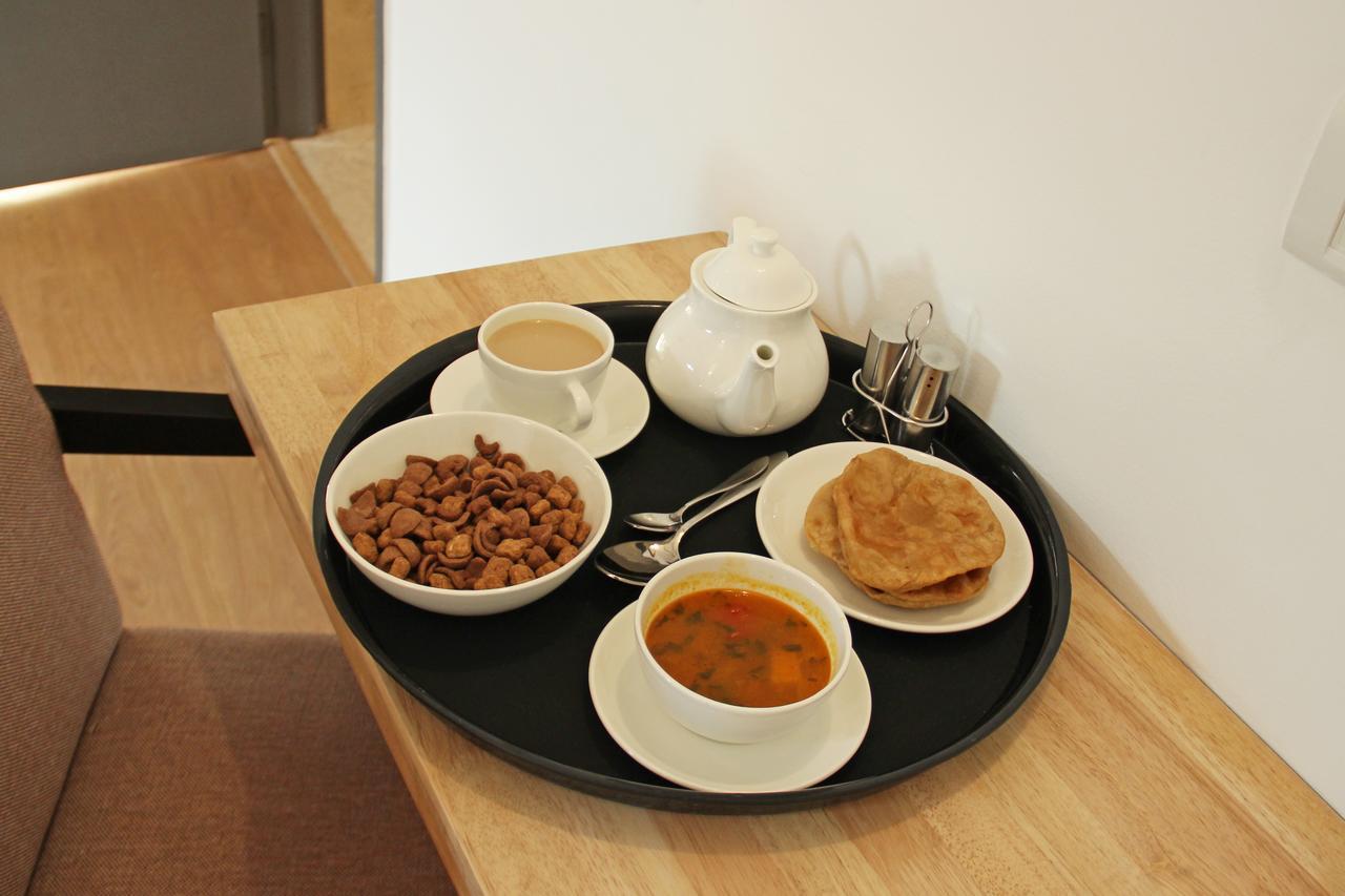 Oyo 11392 The Hotel Grand Hospitality 诺伊达 外观 照片