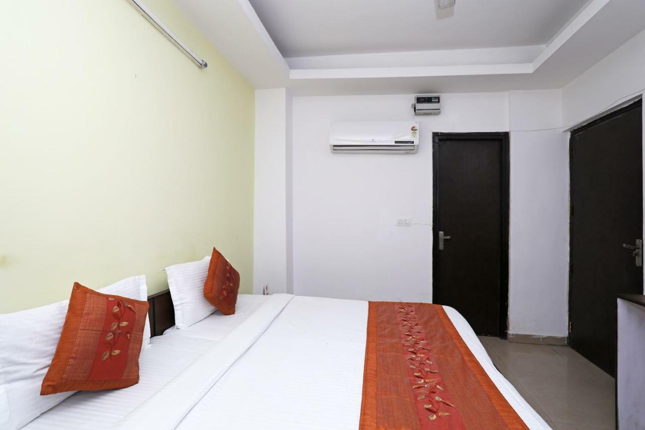 Oyo 11392 The Hotel Grand Hospitality 诺伊达 外观 照片